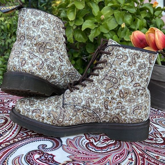 Super Cool Dr. Martens Paisley Floral Jeffrey Boots - Picture 8 of 17